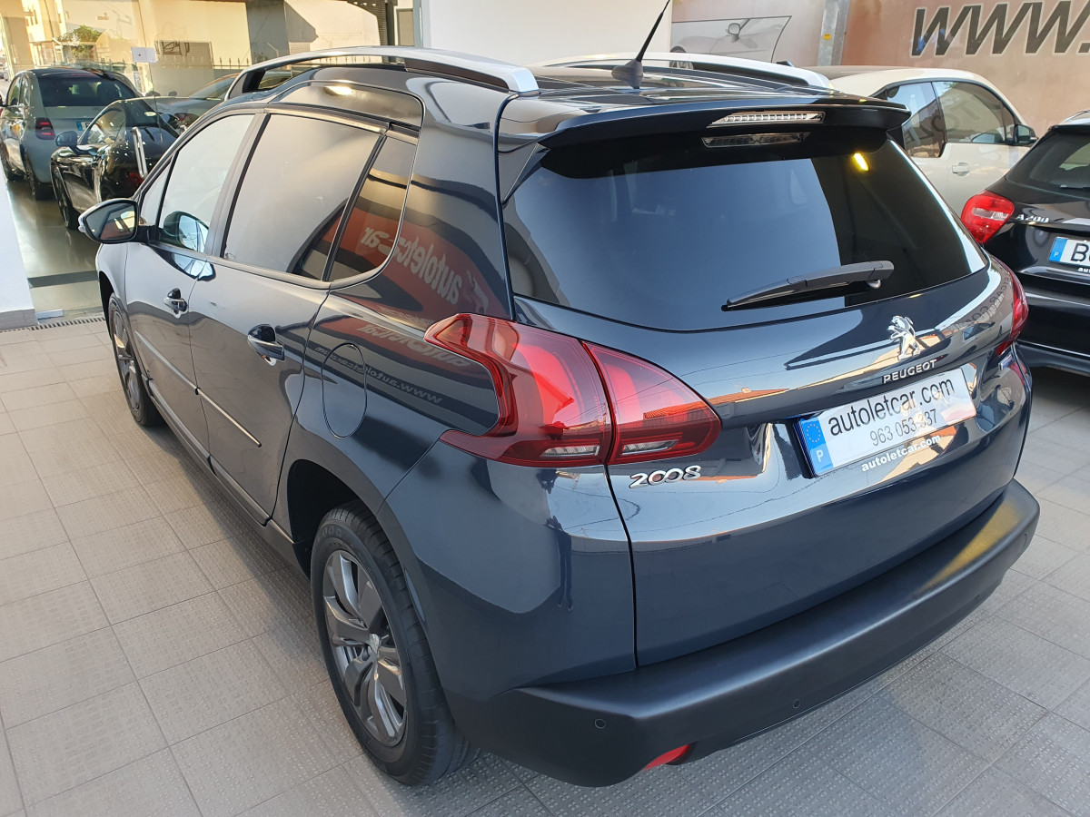 PEUGEOT 2008 1.2 PURETECH STYLE PACK