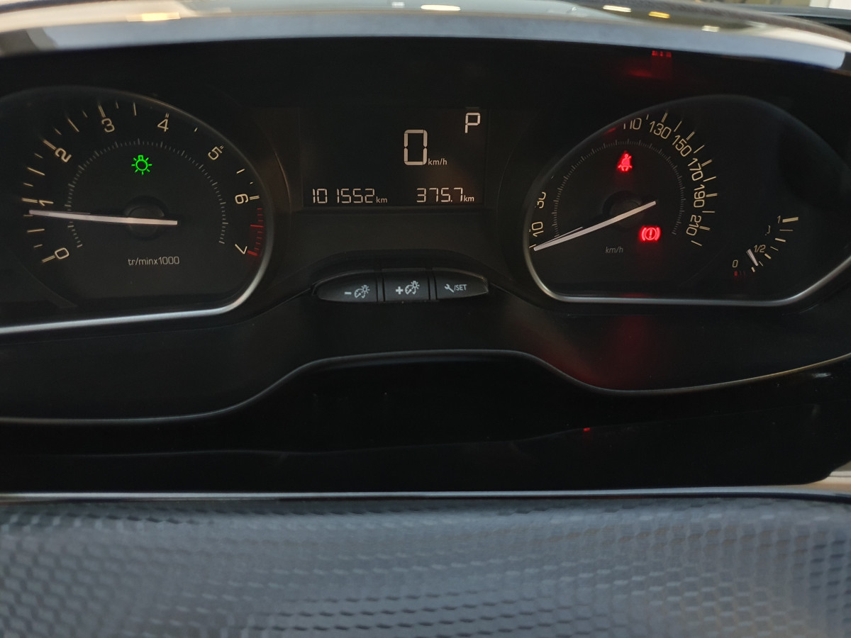 PEUGEOT 2008 1.2 PURETECH STYLE PACK