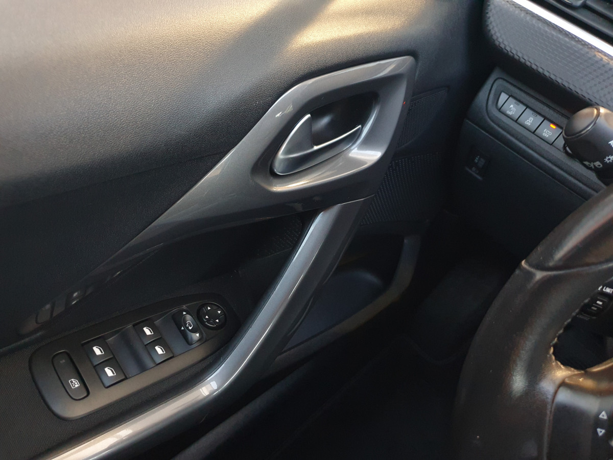PEUGEOT 2008 1.2 PURETECH STYLE PACK