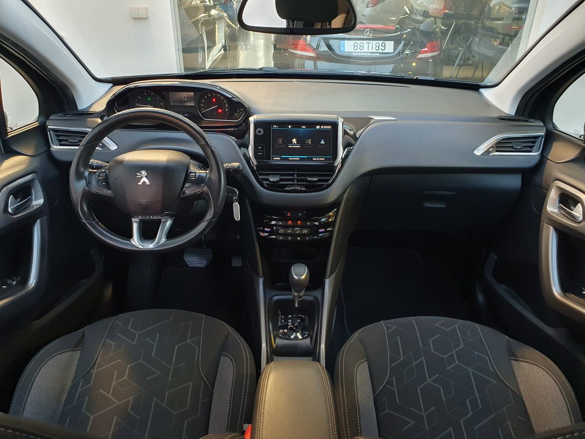 PEUGEOT 2008 1.2 PURETECH STYLE PACK