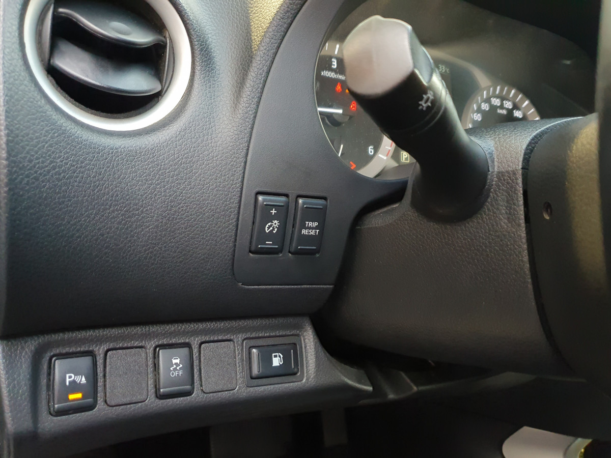 NISSAN NAVARA 2.3 DCI 4WD CD TEKNA