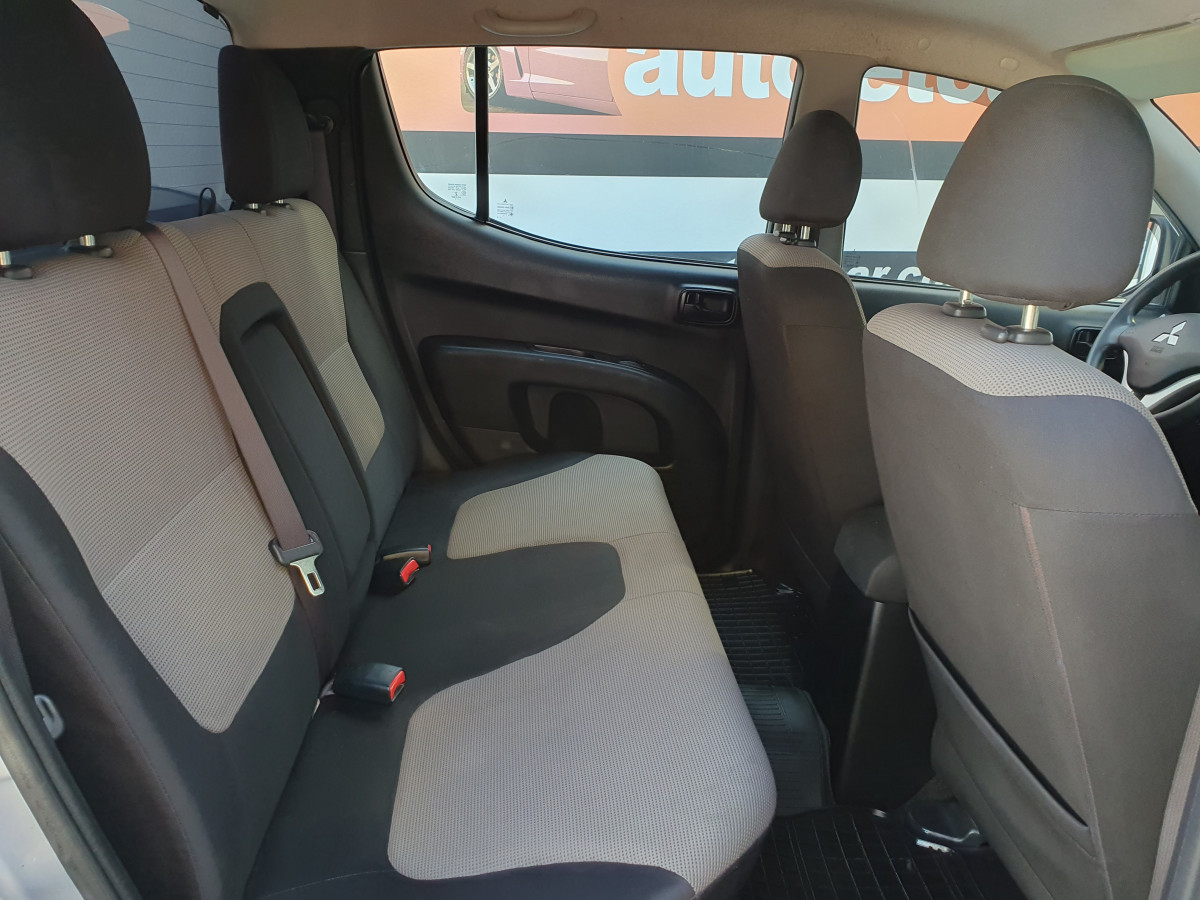 MITSUBISHI L200 2.5 D CD AC 4WD