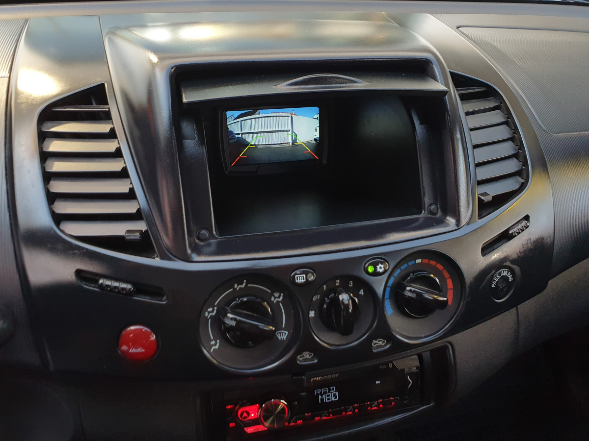 MITSUBISHI L200 2.5 D CD AC 4WD