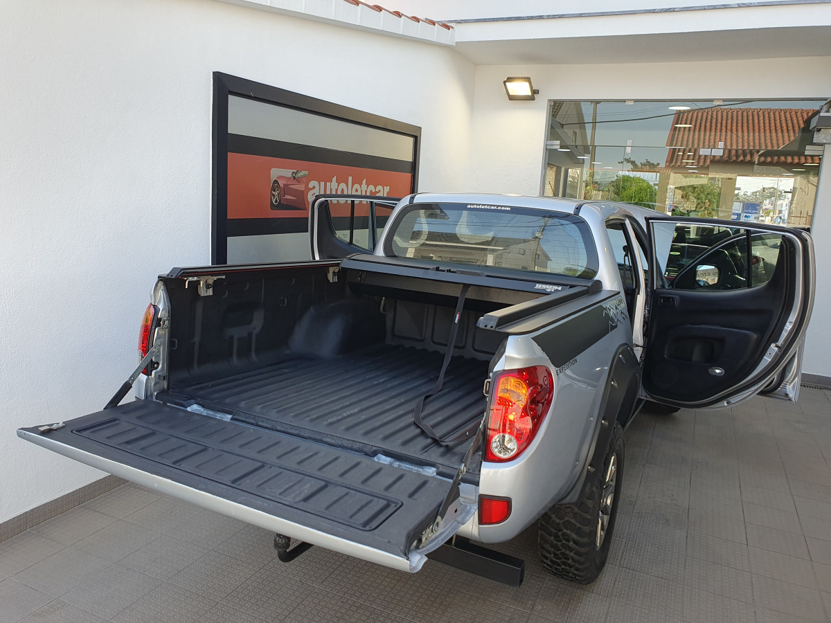 MITSUBISHI L200 2.5 D CD AC 4WD