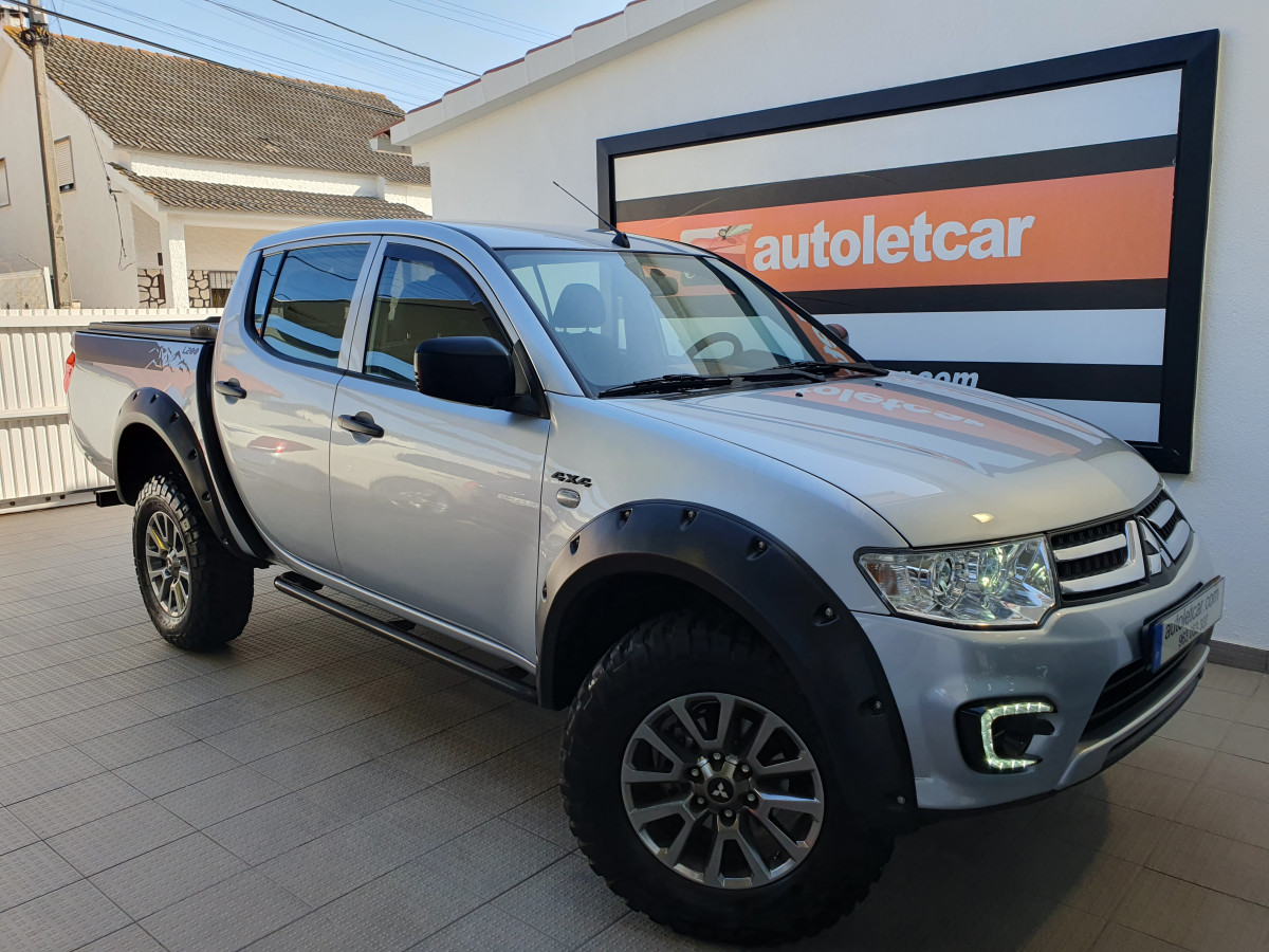 MITSUBISHI L200 2.5 D CD AC 4WD