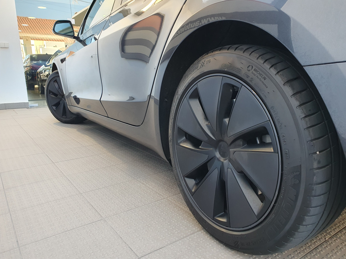 TESLA MODEL 3 STANDARD RANGE PLUS RWD