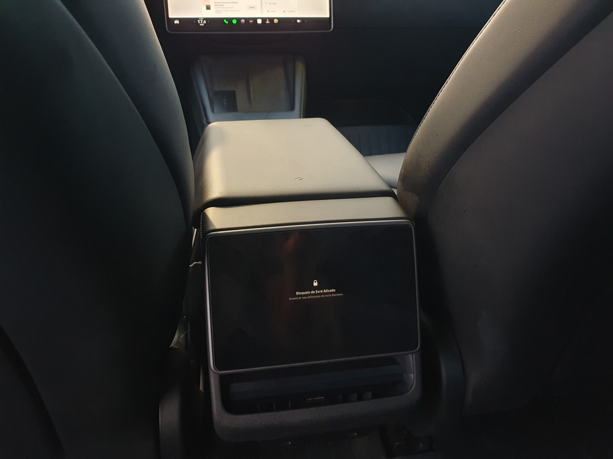 TESLA MODEL 3 STANDARD RANGE PLUS RWD