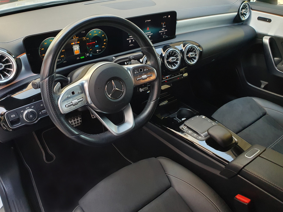 MERCEDES A 250 E AMG LINE