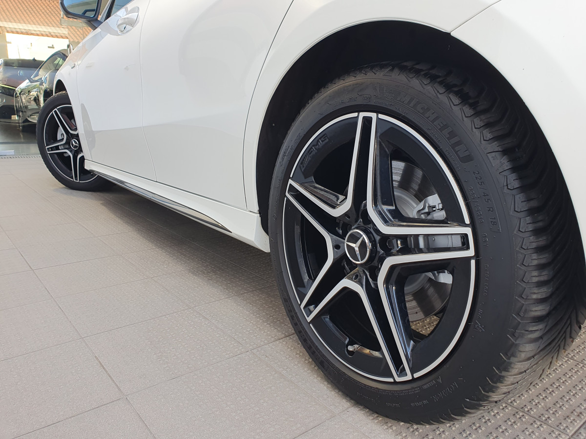 MERCEDES A 250 E AMG LINE