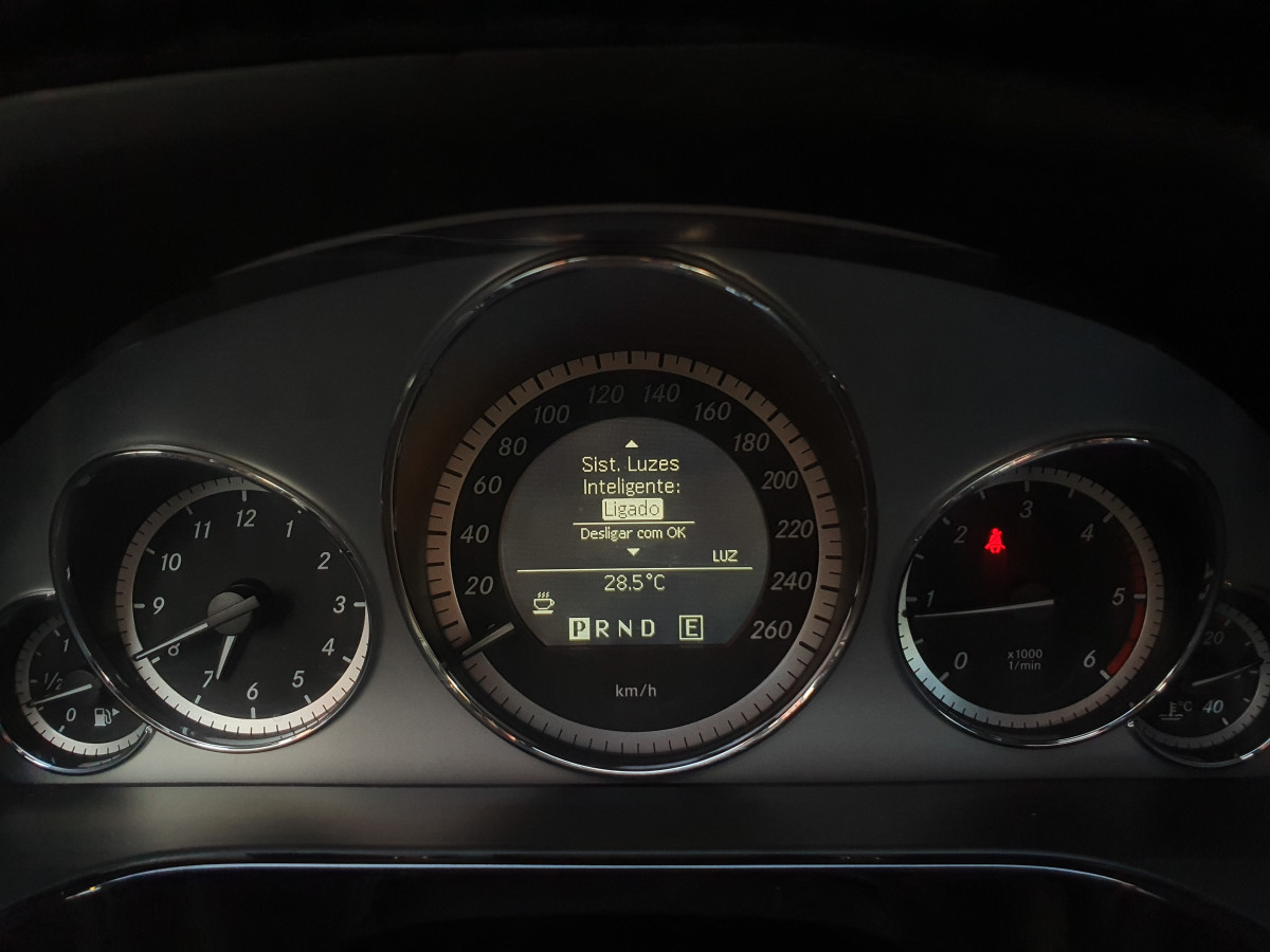 MERCEDES E 250 CDI AVANTGARDE AMG LINE