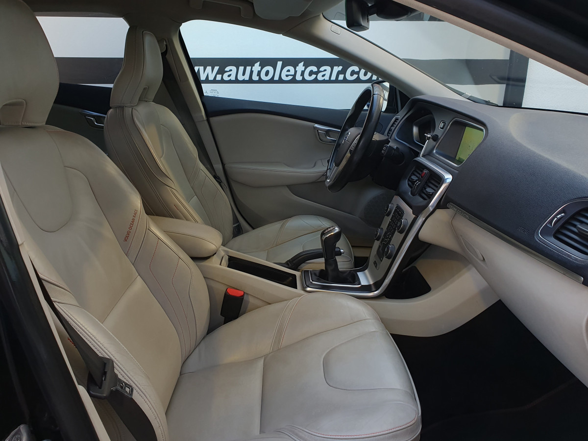 VOLVO V40 D2 OCEAN RACE CROSS COUNTRY