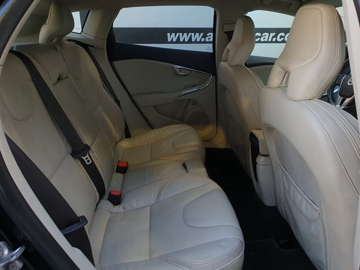 VOLVO V40 D2 OCEAN RACE CROSS COUNTRY
