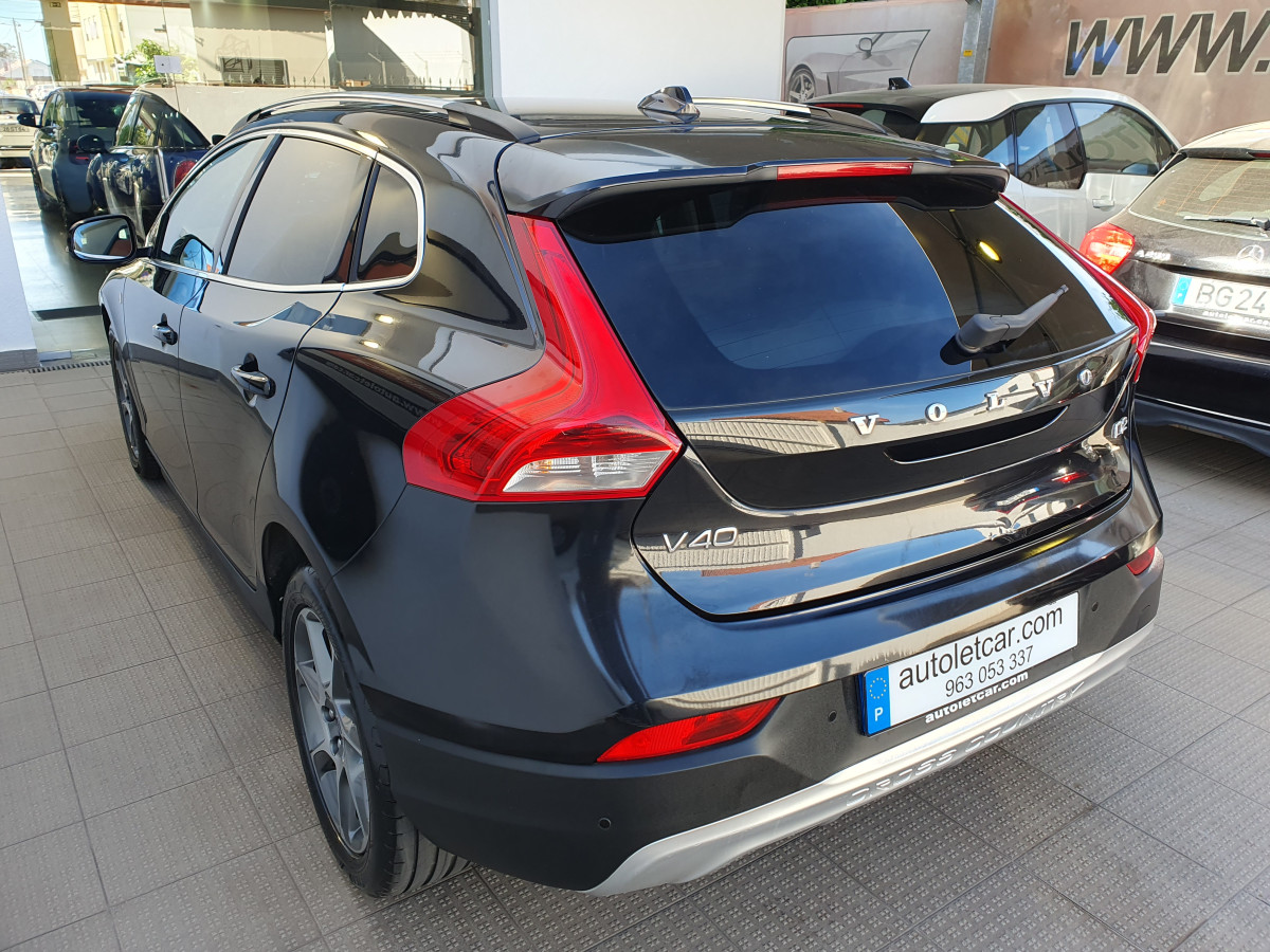 VOLVO V40 D2 OCEAN RACE CROSS COUNTRY