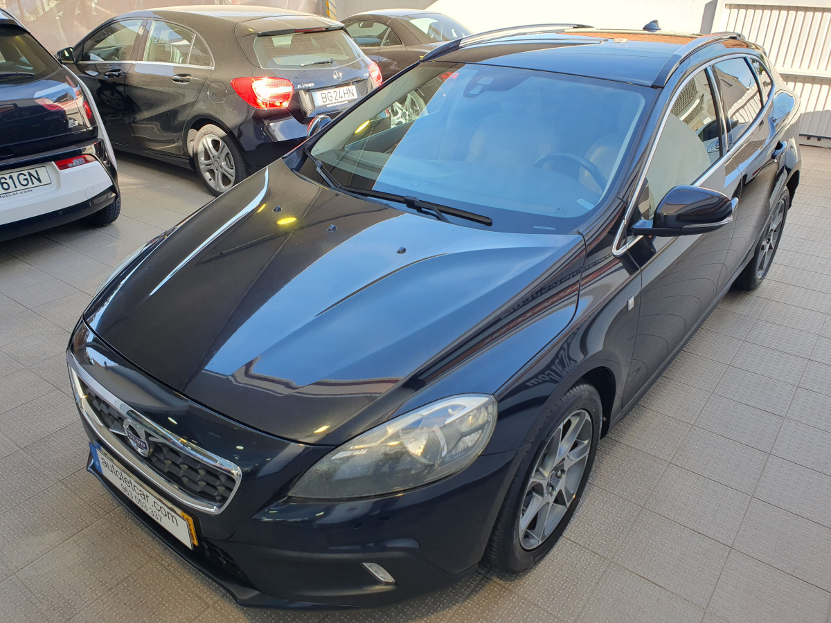 VOLVO V40 D2 OCEAN RACE CROSS COUNTRY