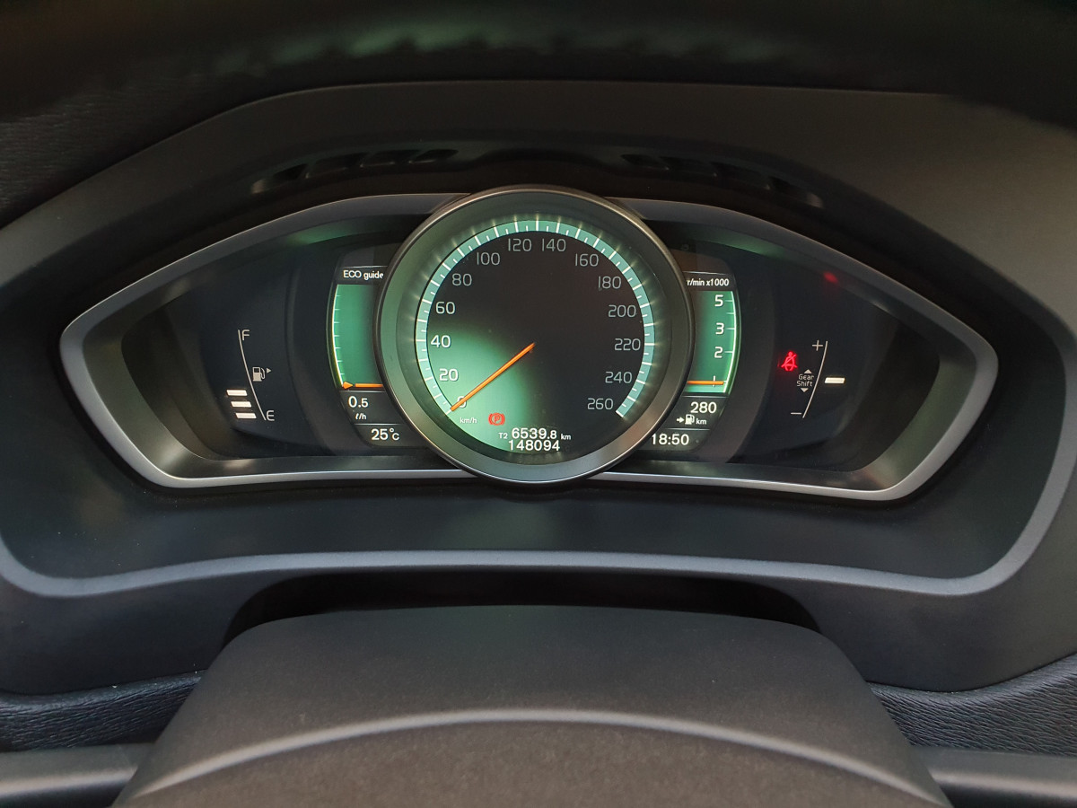 VOLVO V40 D2 OCEAN RACE CROSS COUNTRY