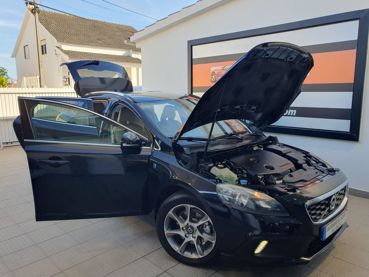VOLVO V40 D2 OCEAN RACE CROSS COUNTRY