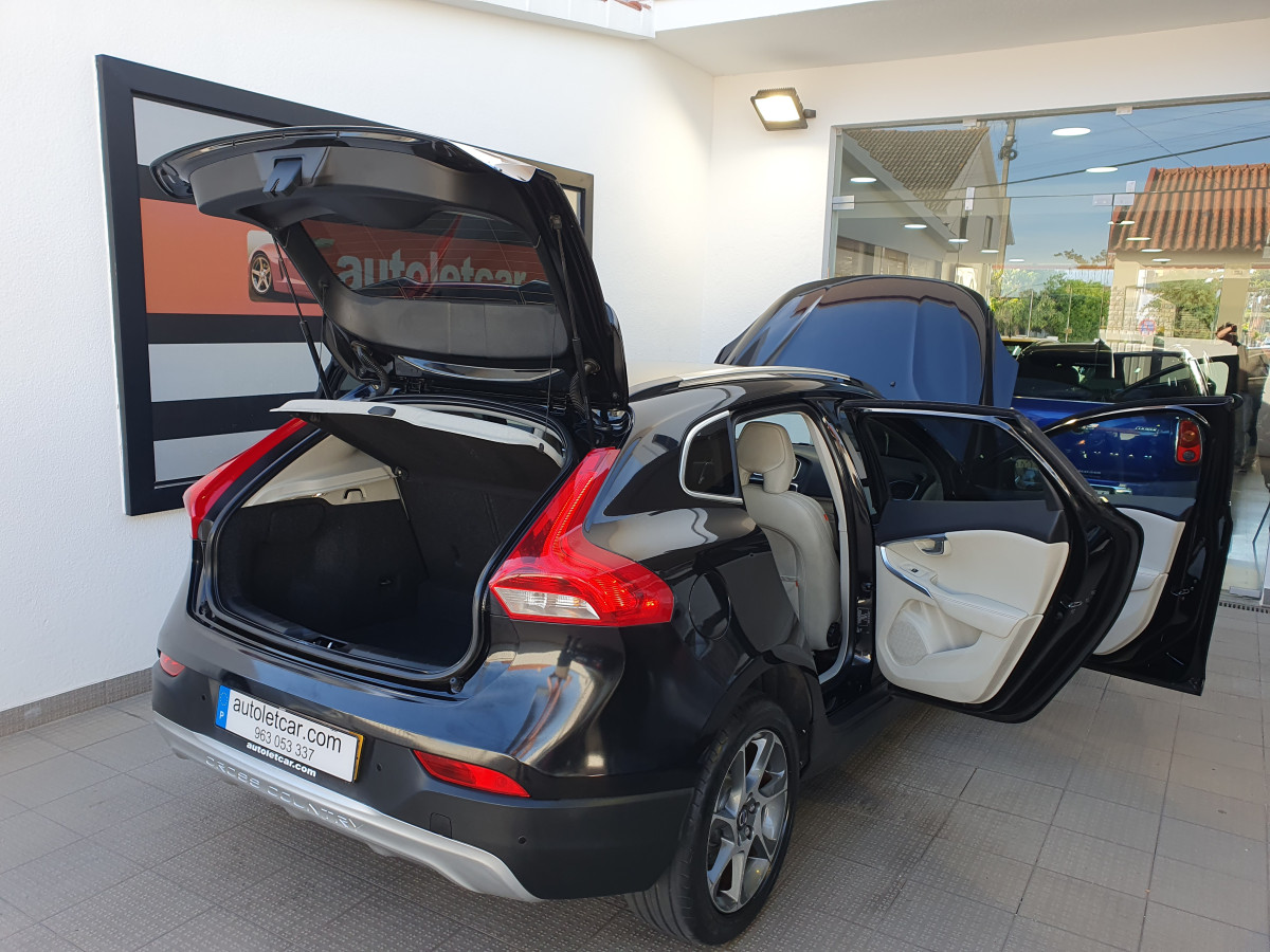 VOLVO V40 D2 OCEAN RACE CROSS COUNTRY
