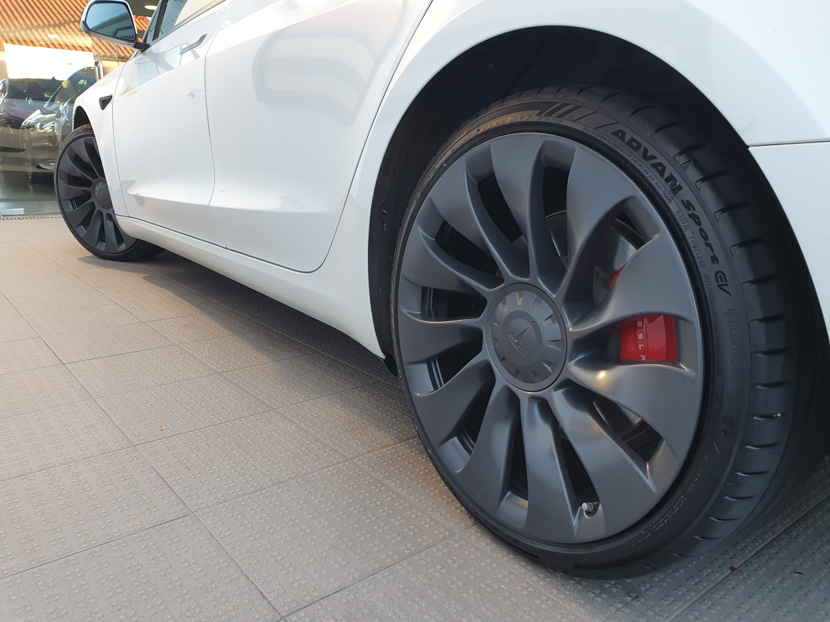 TESLA MODEL 3 PERFORMANCE DUAL MOTOR AWD