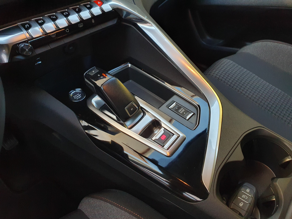 PEUGEOT 3008 1.2 PURETECH