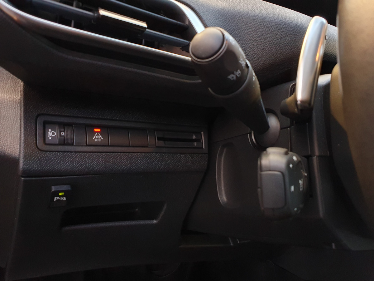 PEUGEOT 3008 1.2 PURETECH