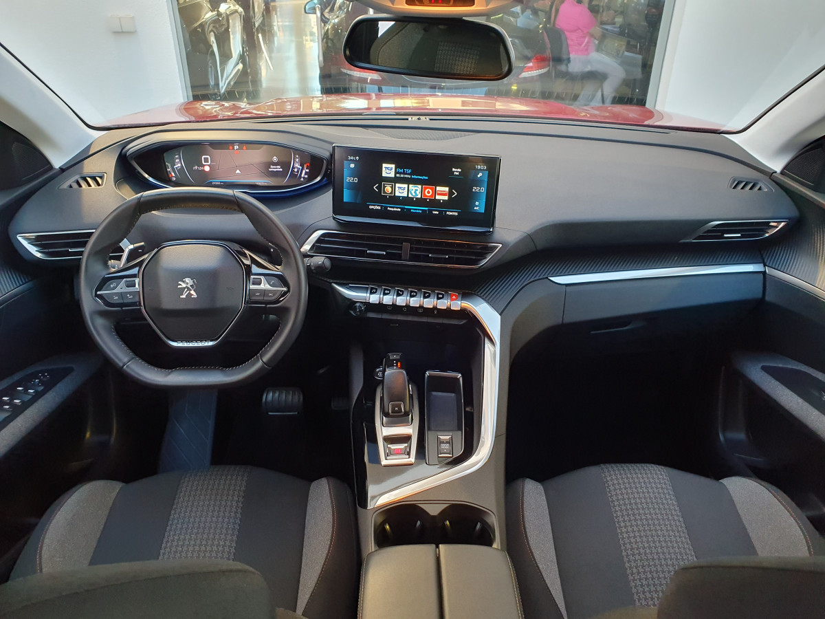 PEUGEOT 3008 1.2 PURETECH