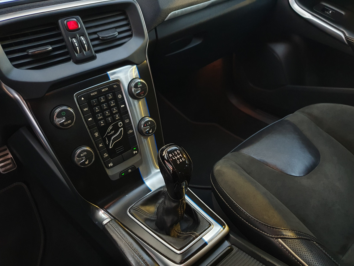 VOLVO V40 D2 RDESIGN