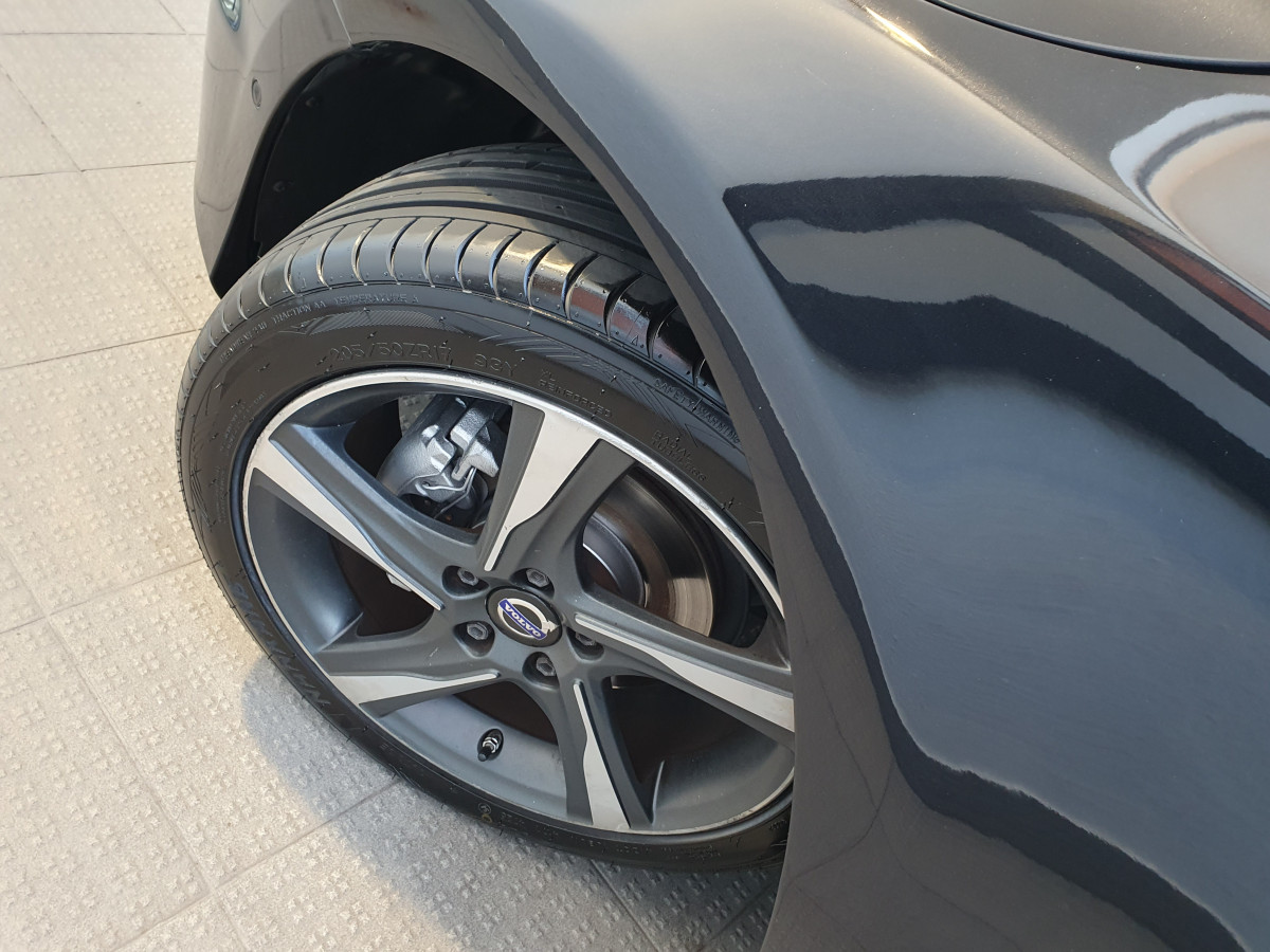 VOLVO V40 D2 RDESIGN