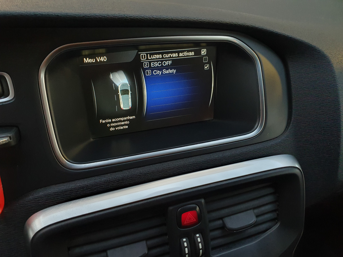 VOLVO V40 D2 RDESIGN