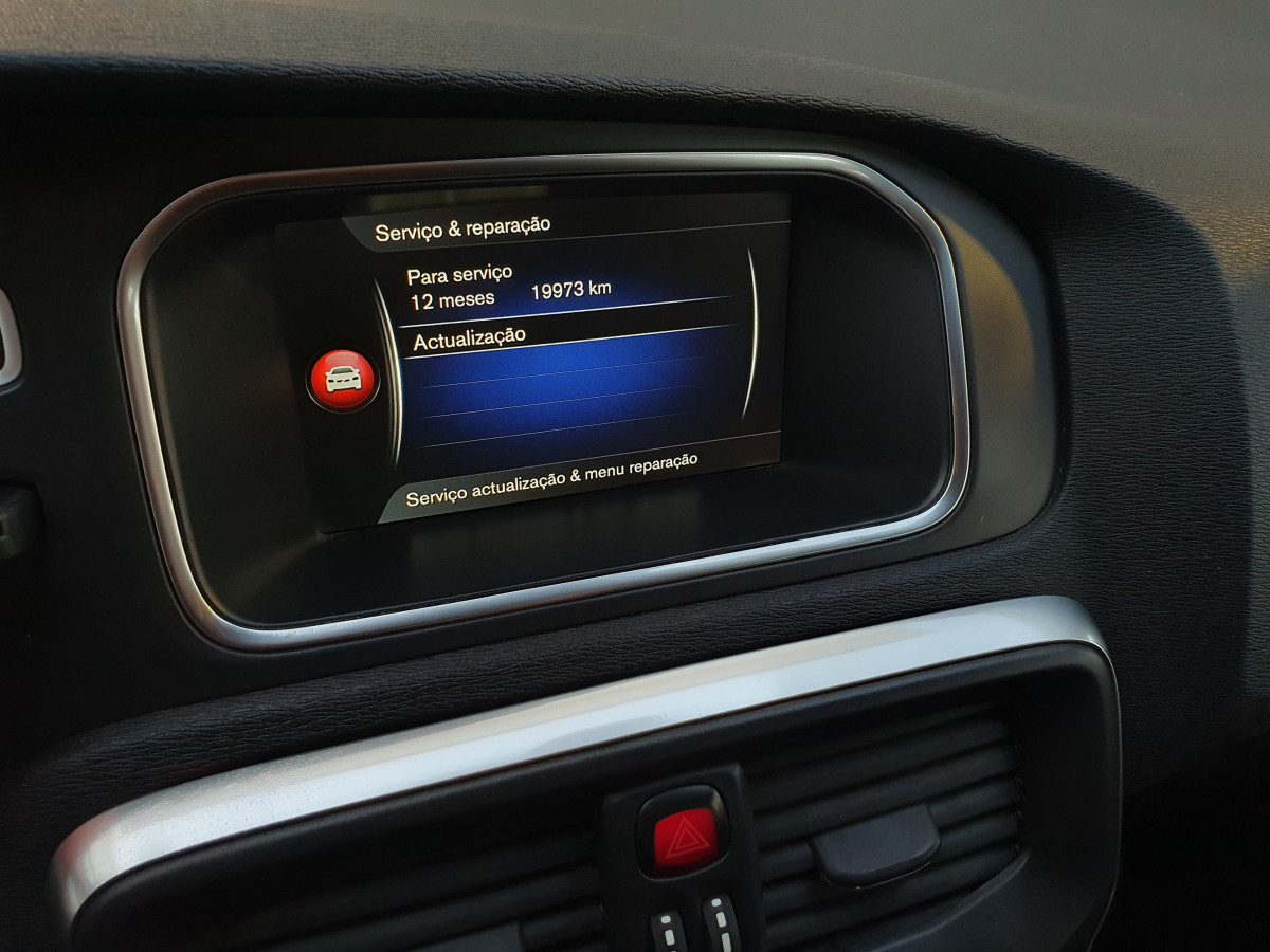 VOLVO V40 D2 RDESIGN