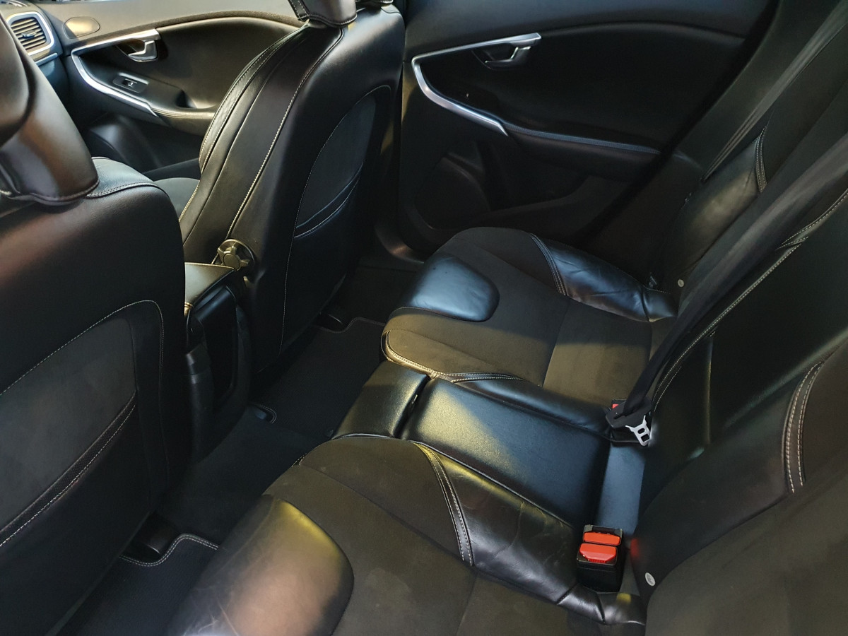 VOLVO V40 D2 RDESIGN