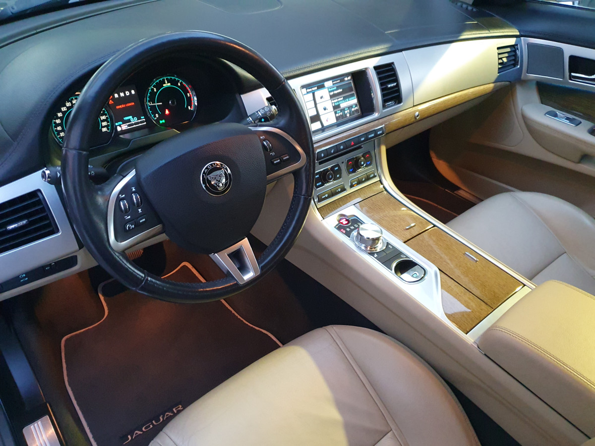 JAGUAR XF SPORTBRAKE 2.2 D PREMIUM LUXURY AUTO