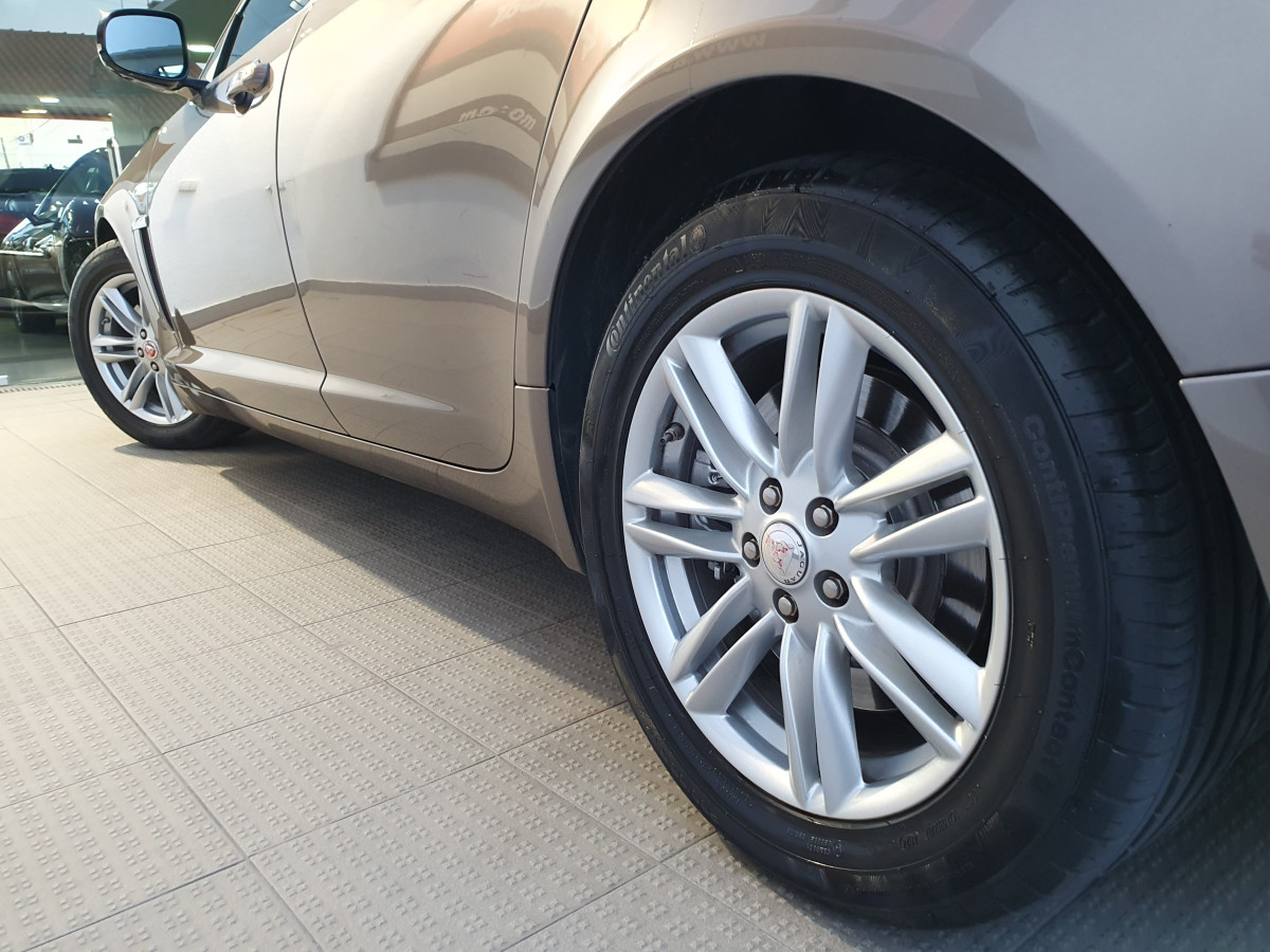JAGUAR XF SPORTBRAKE 2.2 D PREMIUM LUXURY AUTO