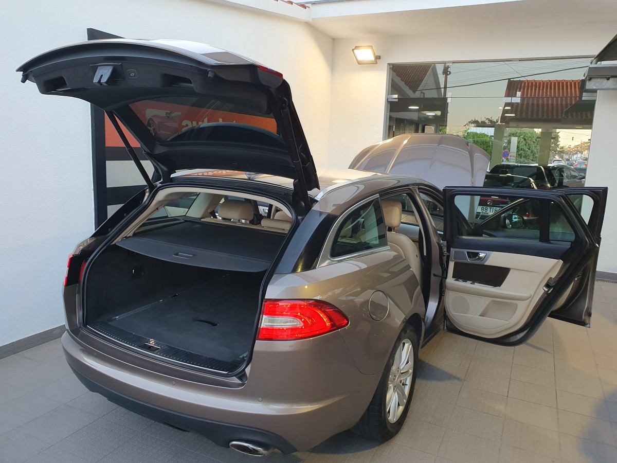 JAGUAR XF SPORTBRAKE 2.2 D PREMIUM LUXURY AUTO