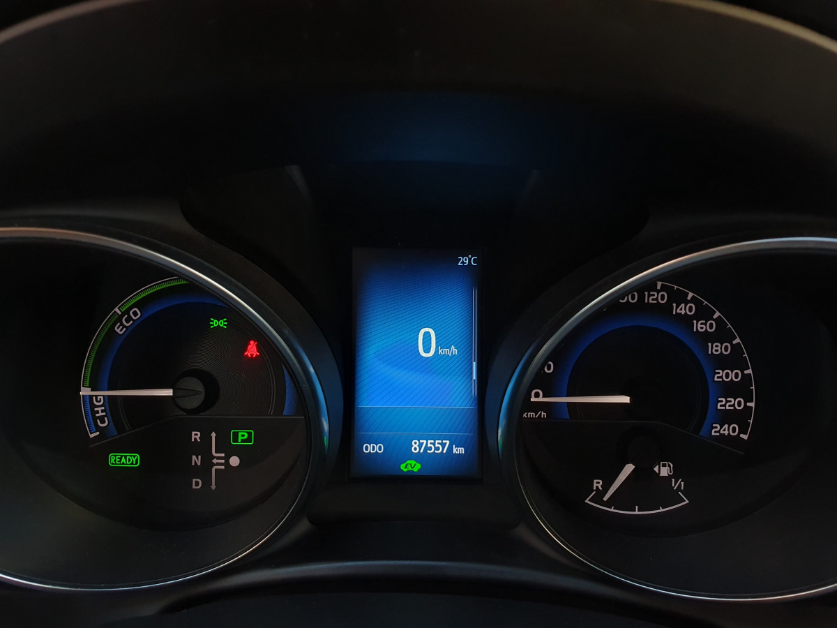 TOYOTA AURIS 1.8 HSD COMFORT HYBRID
