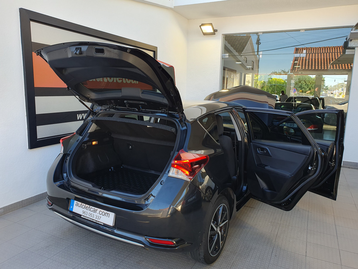 TOYOTA AURIS 1.8 HSD COMFORT HYBRID