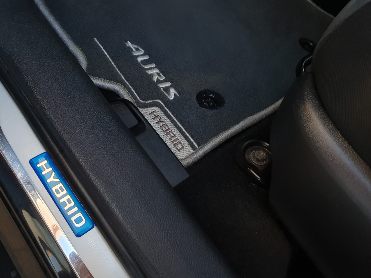 TOYOTA AURIS 1.8 HSD COMFORT HYBRID
