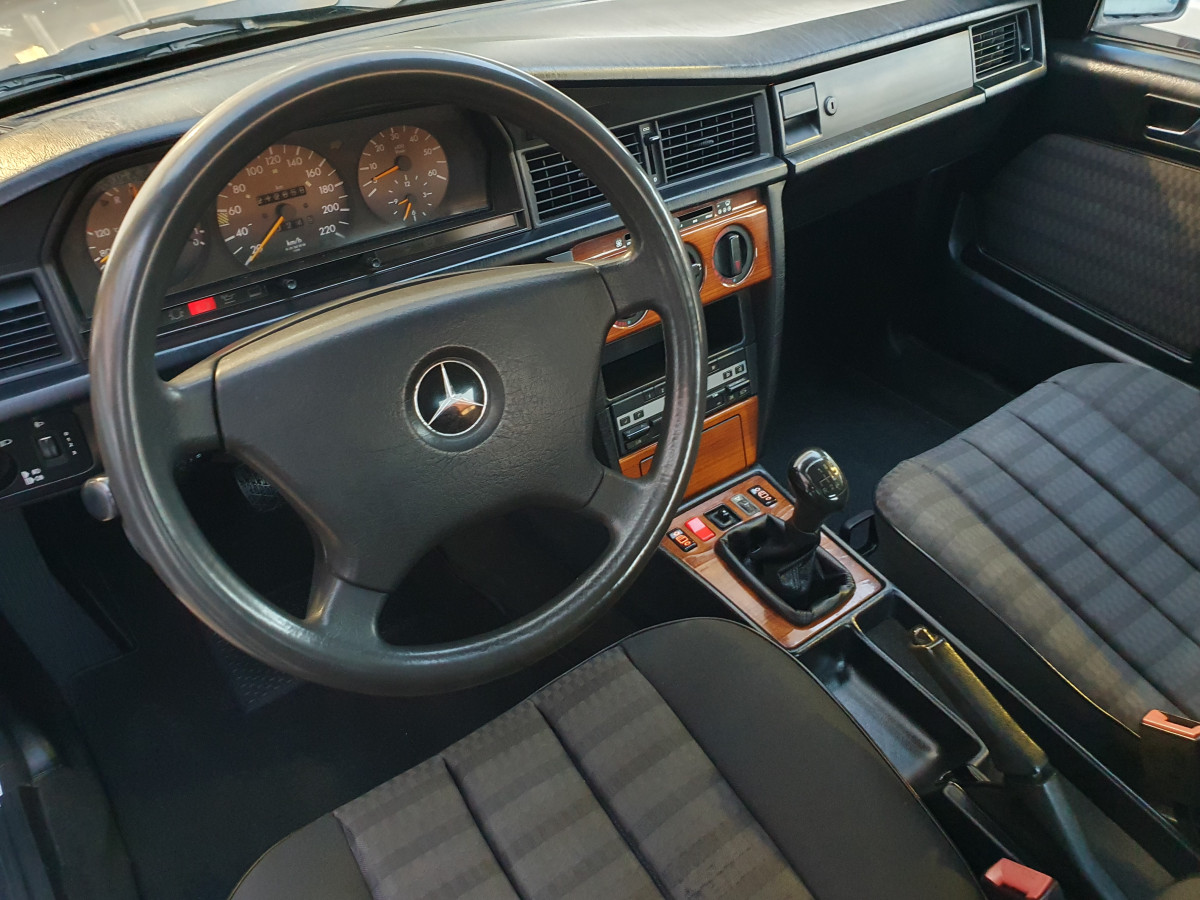 MERCEDES 190 D 2.5 TURBO