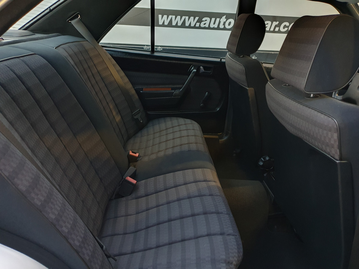MERCEDES 190 D 2.5 TURBO