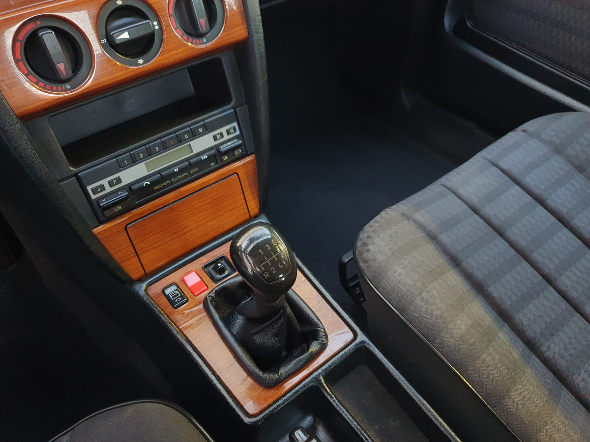 MERCEDES 190 D 2.5 TURBO