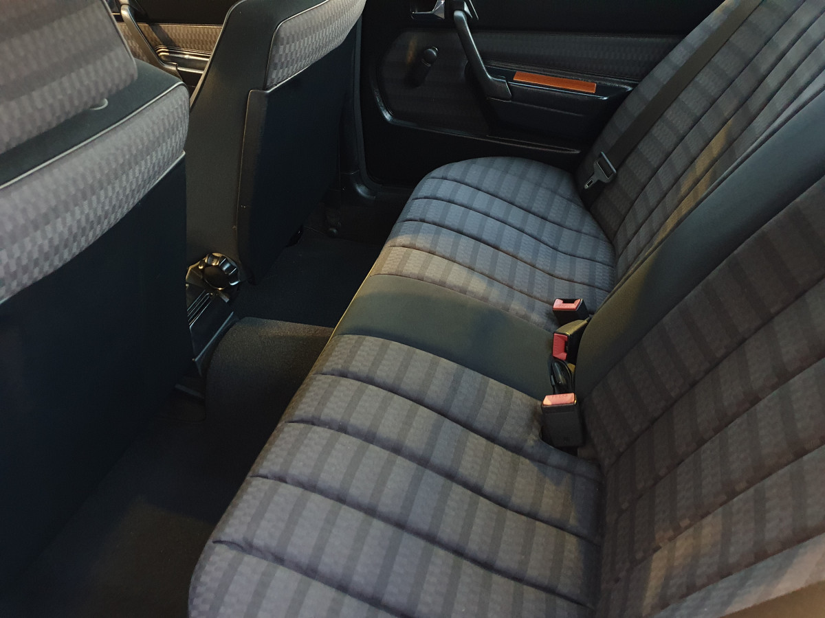 MERCEDES 190 D 2.5 TURBO