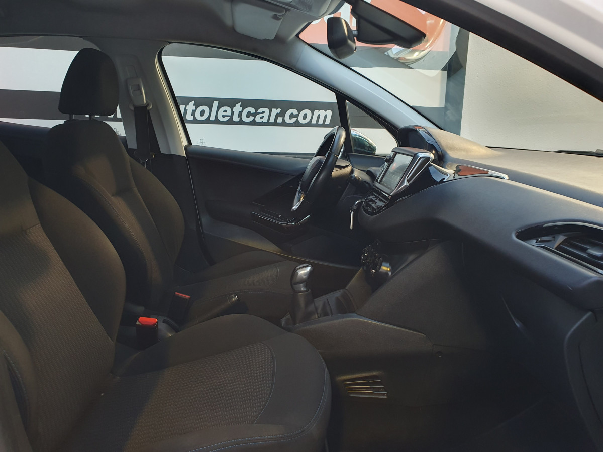 PEUGEOT 208 1.5 BLUEHDI SIGNATURE