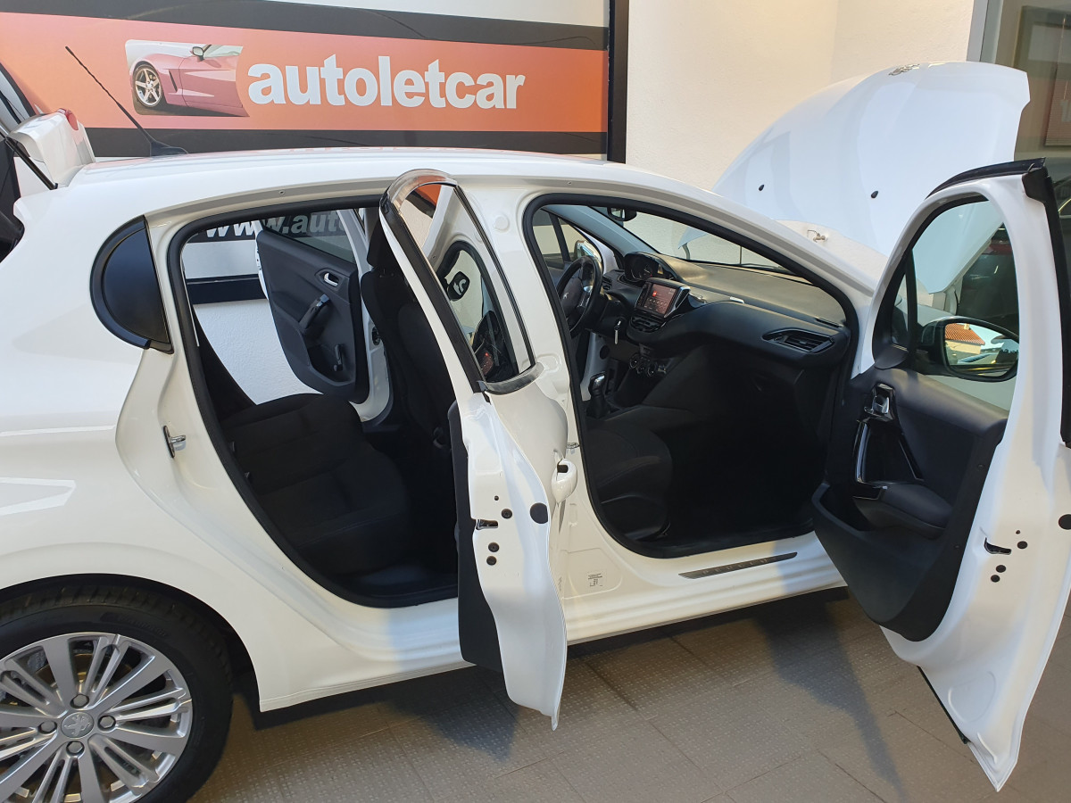PEUGEOT 208 1.5 BLUEHDI SIGNATURE