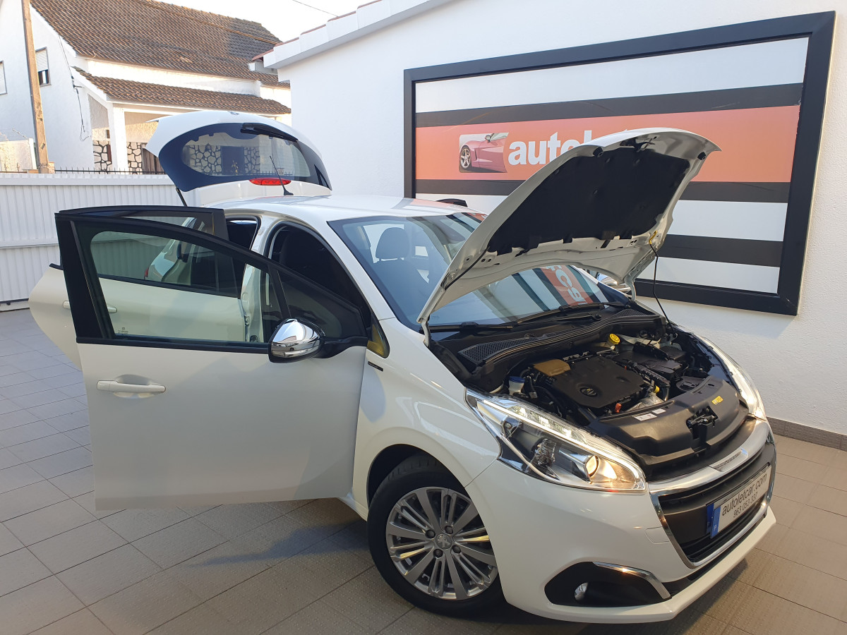 PEUGEOT 208 1.5 BLUEHDI SIGNATURE