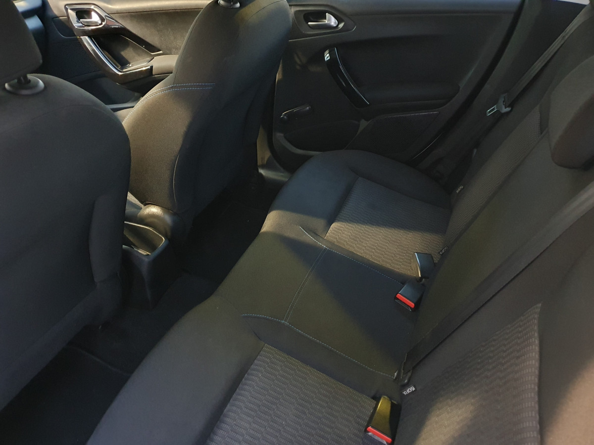PEUGEOT 208 1.5 BLUEHDI SIGNATURE