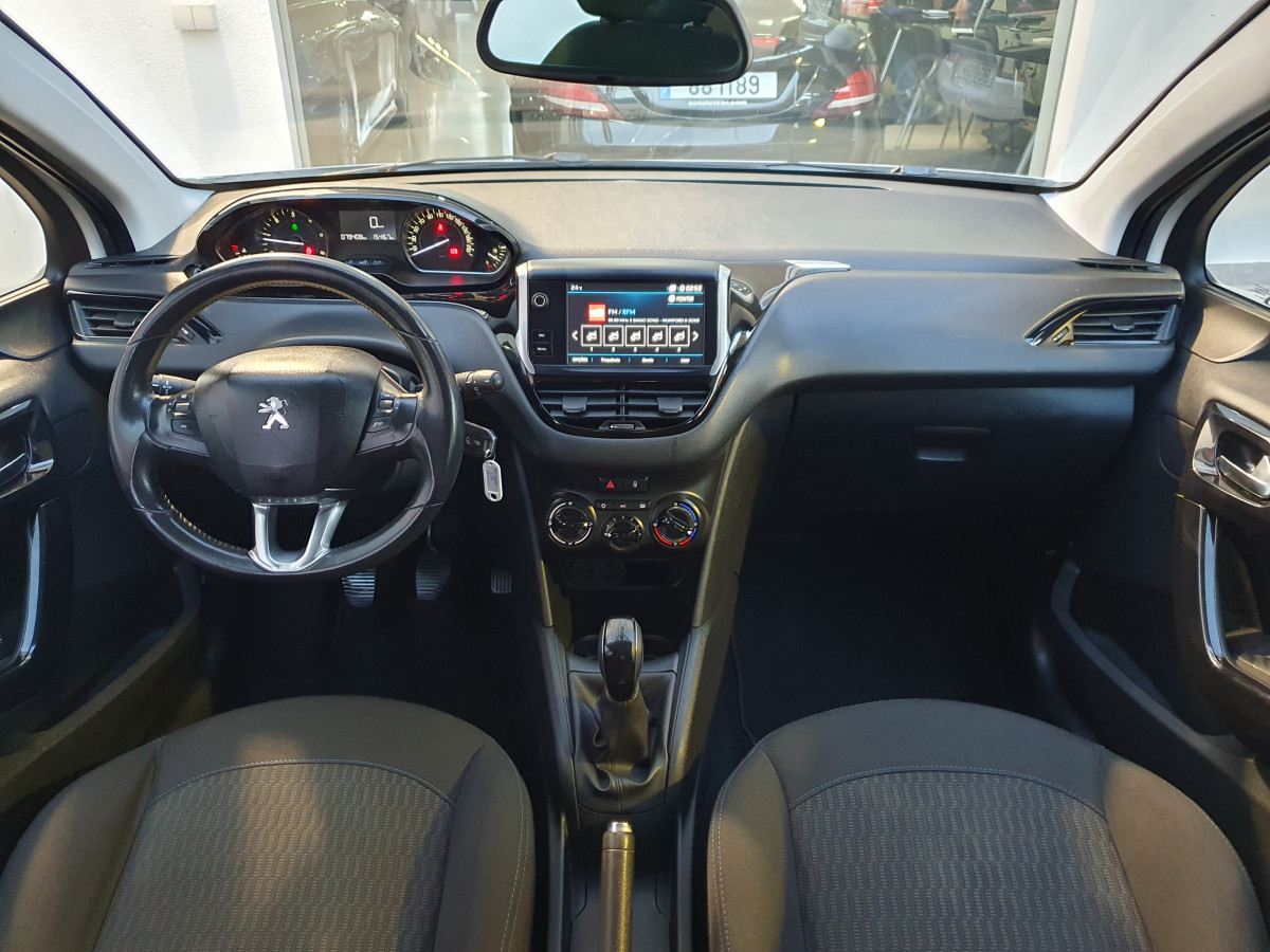 PEUGEOT 208 1.5 BLUEHDI SIGNATURE